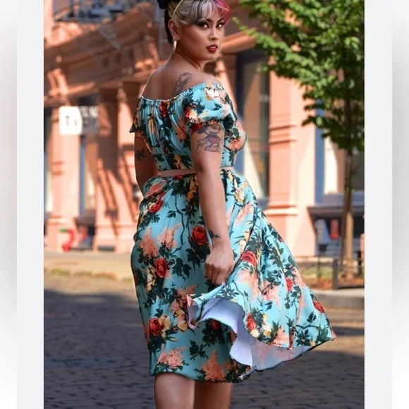 Pinup Couture Floral Off-Shoulder short sleeve peasant dress in blue - Picture 3 of 4